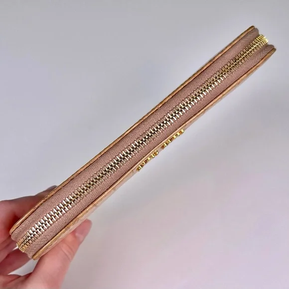 Miu Miu Pink Croc-Embossed Wallet - Picture 3 of 9